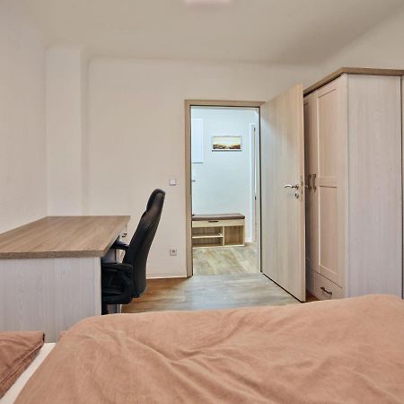 Gaeste- Und Ferienwohnung In Der Sportstadt Riesa Esterno foto