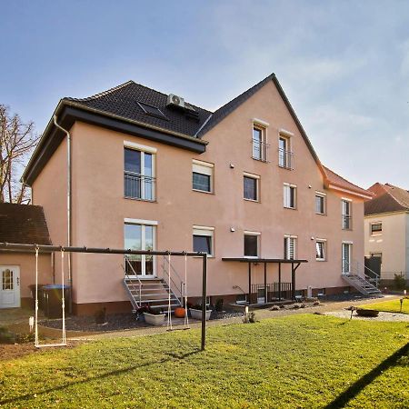 Gaeste- Und Ferienwohnung In Der Sportstadt Riesa Esterno foto