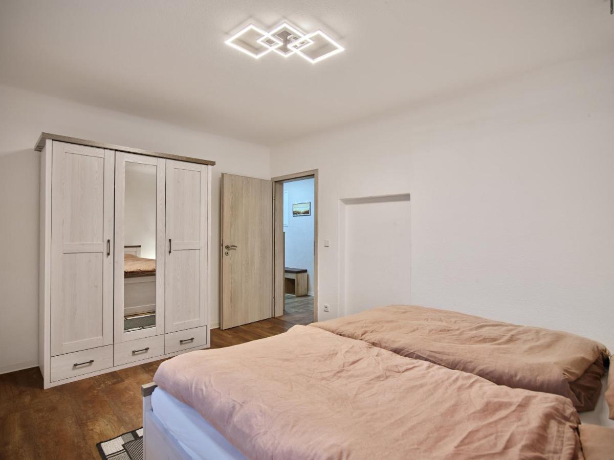 Gaeste- Und Ferienwohnung In Der Sportstadt Riesa Esterno foto