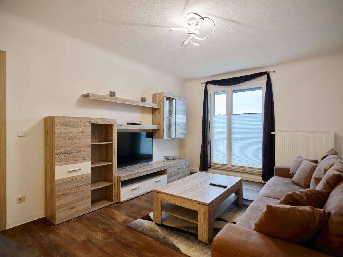 Gaeste- Und Ferienwohnung In Der Sportstadt Riesa Esterno foto