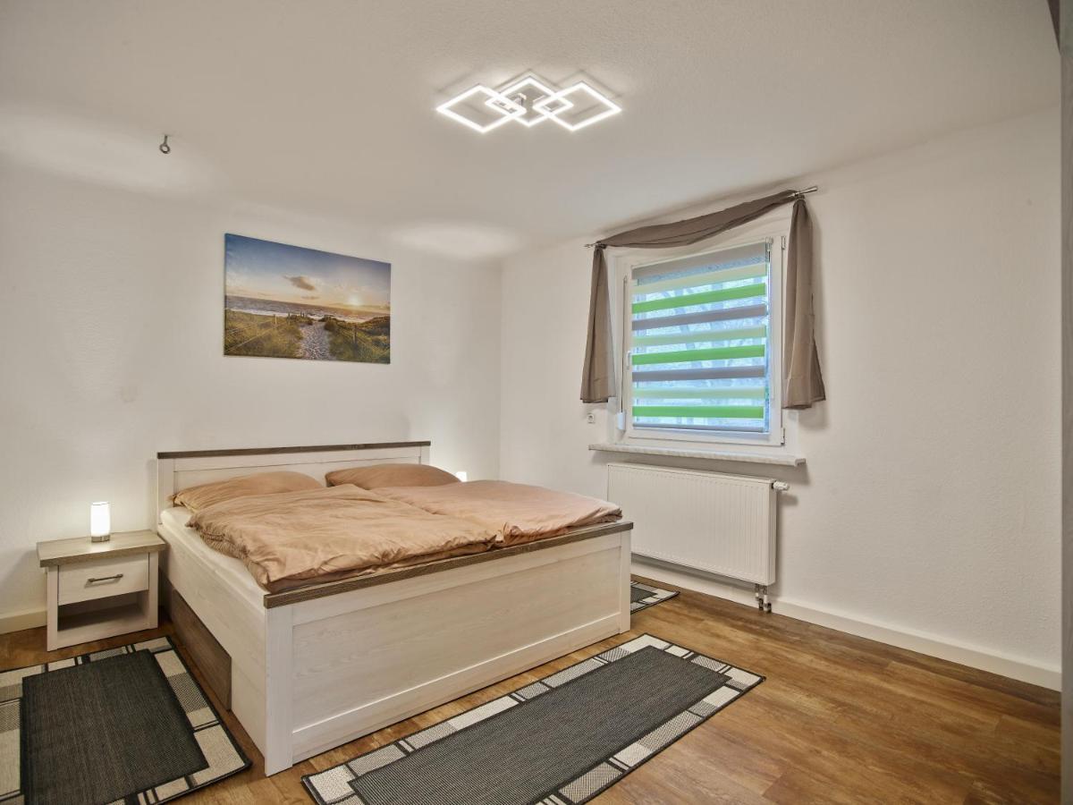 Gaeste- Und Ferienwohnung In Der Sportstadt Riesa Esterno foto